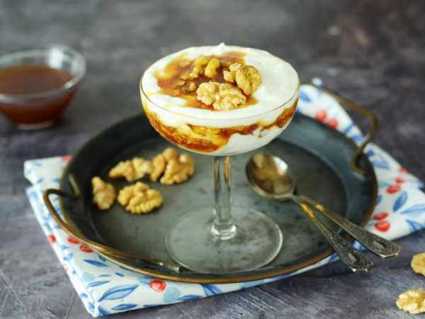 Комбинација орашастих плодова и воћа